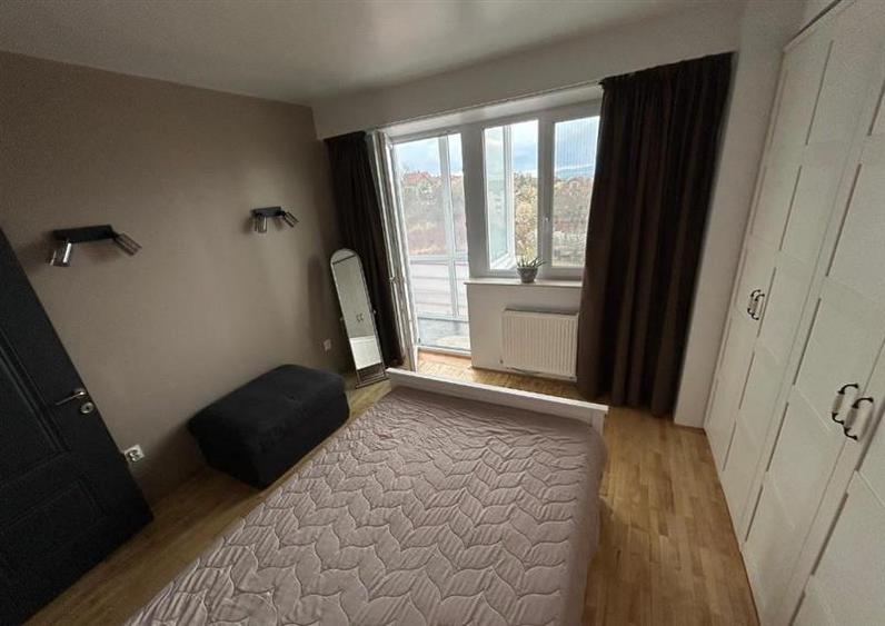 Apartament cu 3 camere semidecomandat, mobilat în Gheorgheni