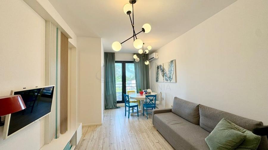 Apartament cu 2 camere semidecomandat, mobilat în Tei