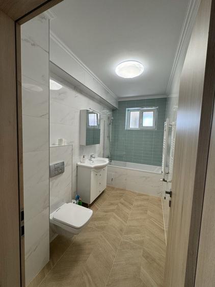 Apartament cu 3 camere decomandat în Lazaret