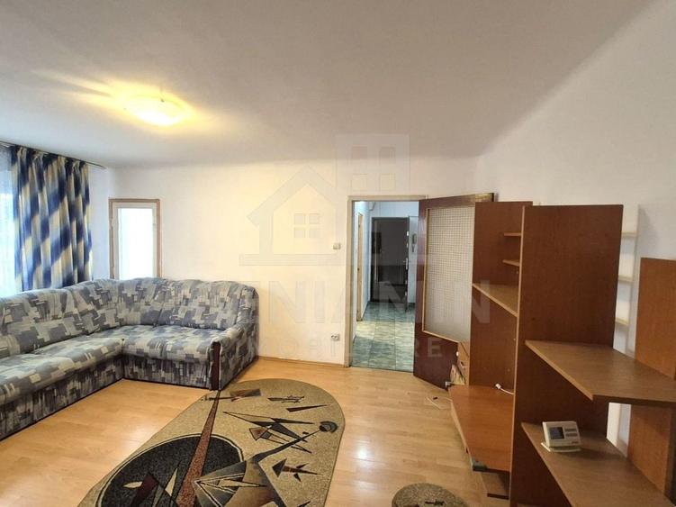 Apartament cu 2 camere semidecomandat în Craiovița Nouă