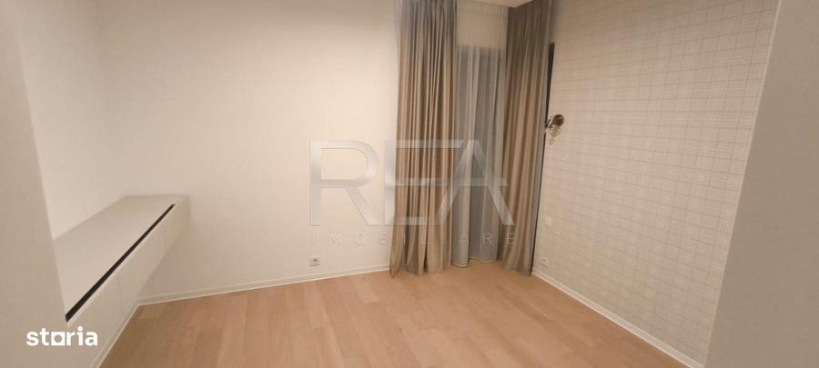 Apartament cu 3 camere semidecomandat, mobilat în Tei