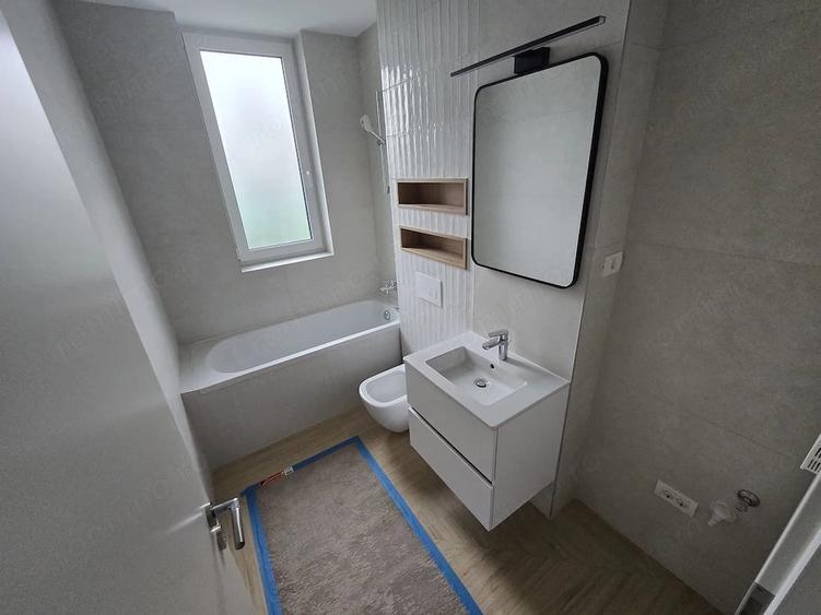 Apartament cu 2 camere decomandat în Aradului