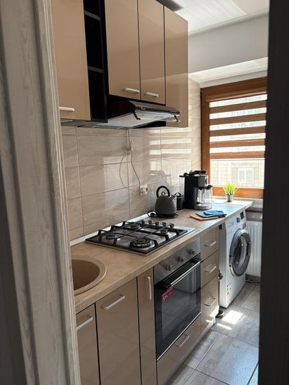 Apartament cu 2 camere decomandat, mobilat în Calea Victoriei