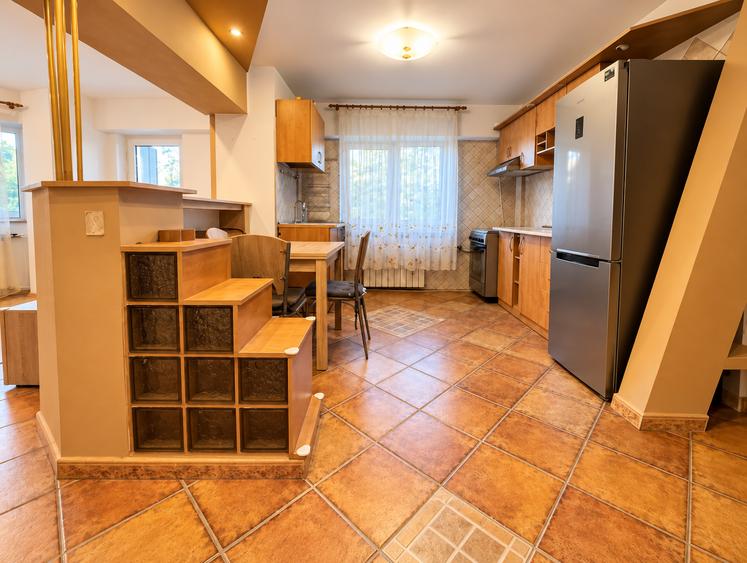 Apartament cu 2 camere decomandat, mobilat în Bucur Obor
