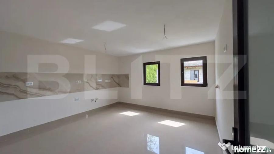 Casă cu 4 camere cu Teren 400 Mp în Lazuri