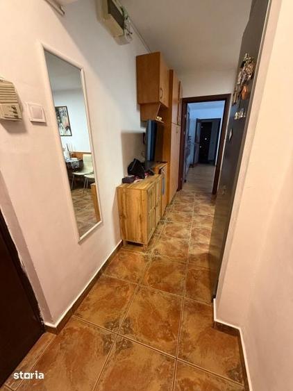 Apartament cu 3 camere semidecomandat în Brazda lui Novac