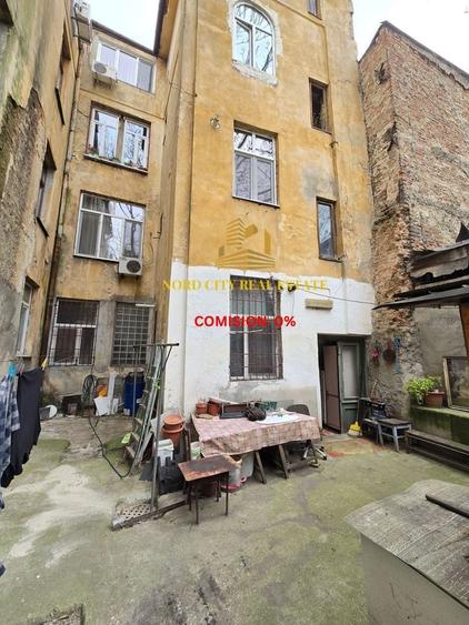 Apartament cu 3 camere semidecomandat în Universitate