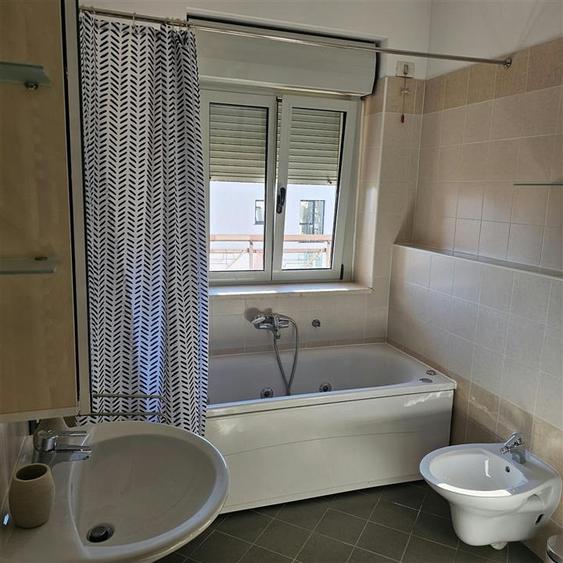 Apartament cu 2 camere decomandat în Torontalului