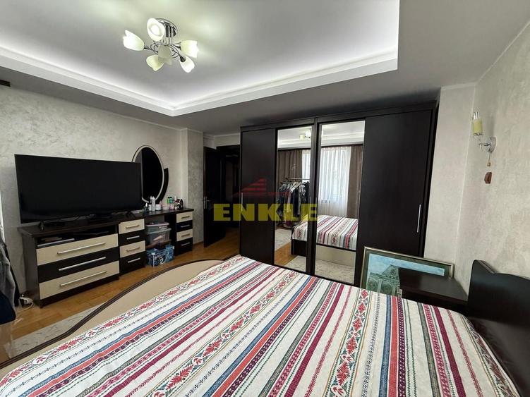 Apartament cu 3 camere decomandat în Central