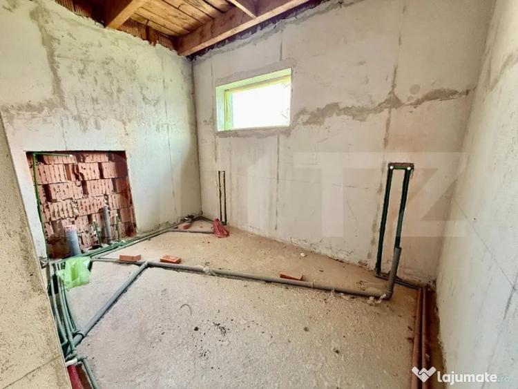 Casă cu 3 camere cu Teren 743 Mp în Ciugud