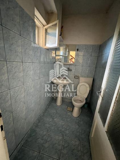 Casă individuală cu 3 camere cu Canalizare în Central