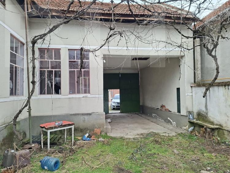 Casă individuală cu 4 camere cu Teren 1000 Mp în Lugoj