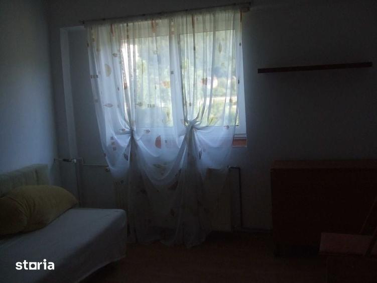 Garsonieră decomandată în Noua