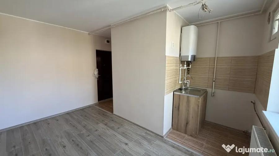 Apartament cu 2 camere nedecomandat în Central