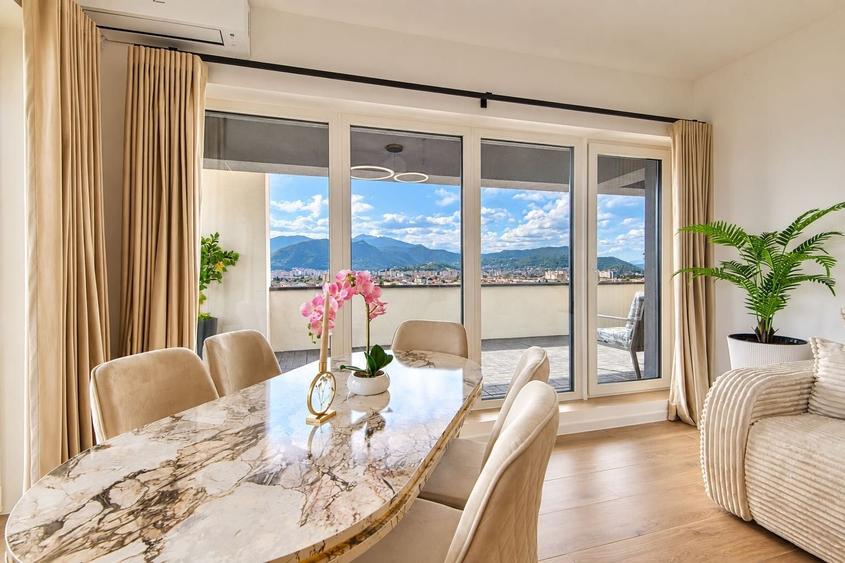 Apartament cu 3 camere decomandat în Central
