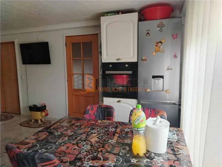 Casă individuală cu 3 camere cu Canalizare în Smeeni