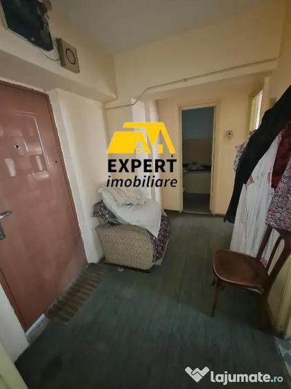 Apartament cu 2 camere decomandat în Viziru 3