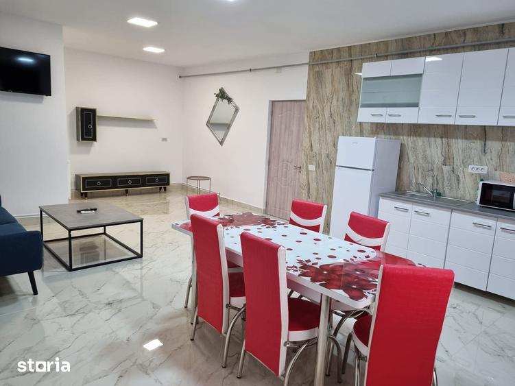 Spațiu comercial, de 2,416 mp, în Central