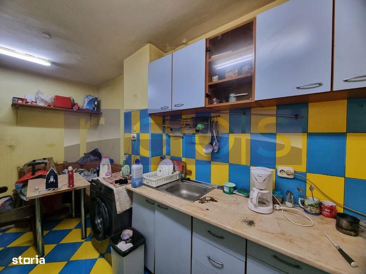 Apartament cu 4 camere semidecomandat în Tineretului