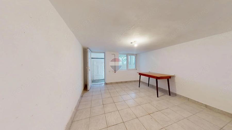 Casă cu 7 camere cu Teren 319 Mp în Centrul Civic
