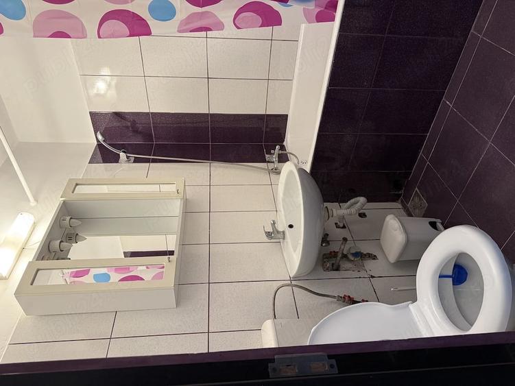 Apartament cu 2 camere semidecomandat în Podu Roș