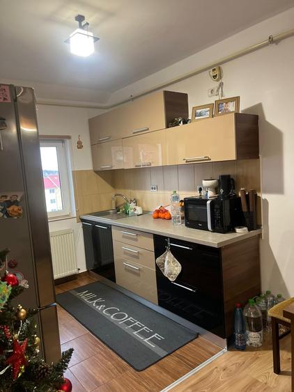 Apartament cu 3 camere decomandat în Est