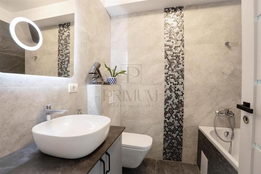 Penthouse cu 3 camere decomandat, mobilat în Take Ionescu
