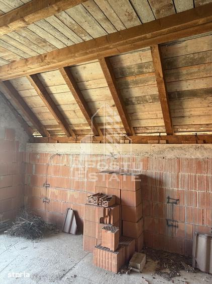 Casă cu 4 camere cu Teren 637 Mp în Covaci