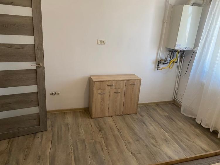Apartament cu 3 camere semidecomandat, mobilat în Iosefin