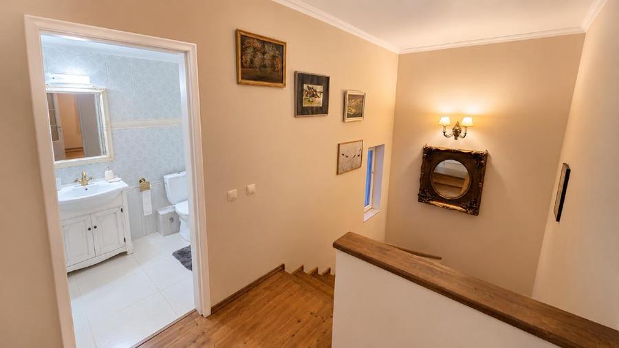 Duplex cu 4 camere cu Canalizare în Europa