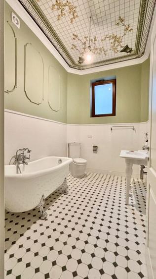 Apartament cu 4 camere în Romană