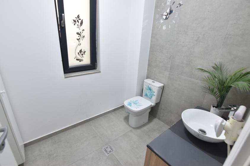 Duplex cu 4 camere cu Canalizare în Domnești