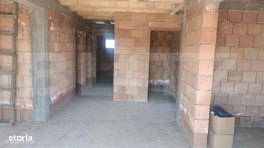 Casă cu 4 camere decomandat în Calbor