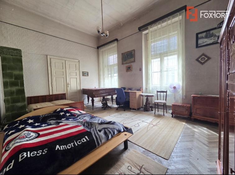 Apartament cu 4 camere circular, mobilat în Central