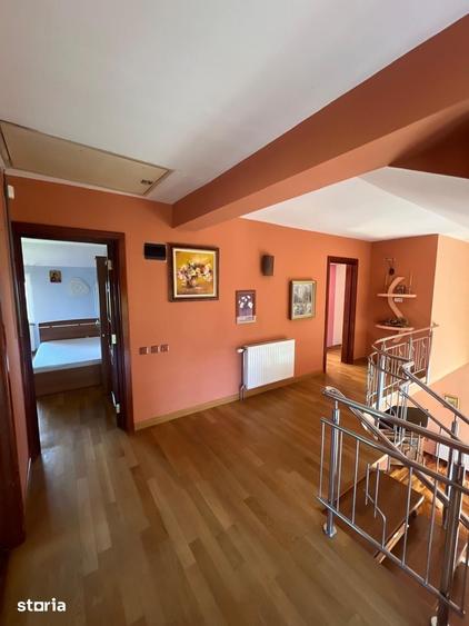 Casă cu 4 camere cu Teren 678 Mp în Europa