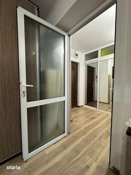 Garsonieră în Vest