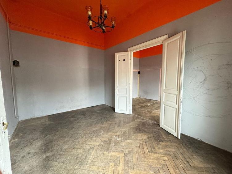 Apartament cu 2 camere semidecomandat în Central — fotografia 1