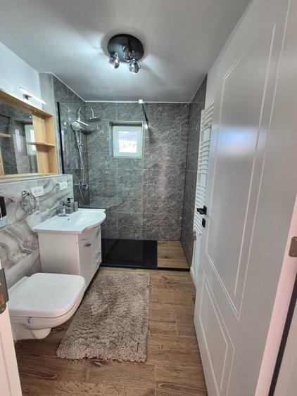 Apartament cu 2 camere decomandat în Petros