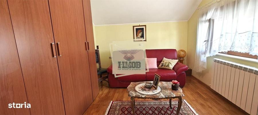 Casă cu 4 camere în Roșia