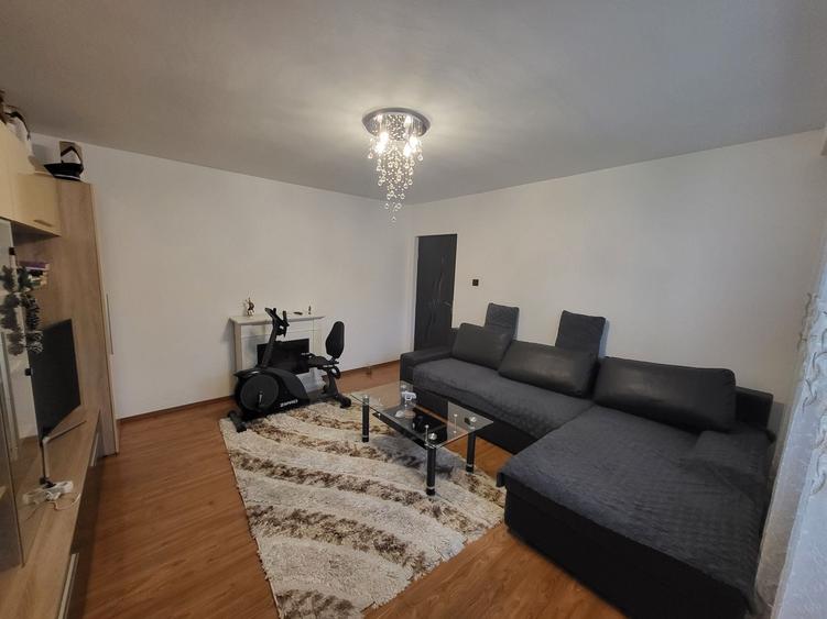 Inchiriez apartament cu 3 camere zona centrala - 5