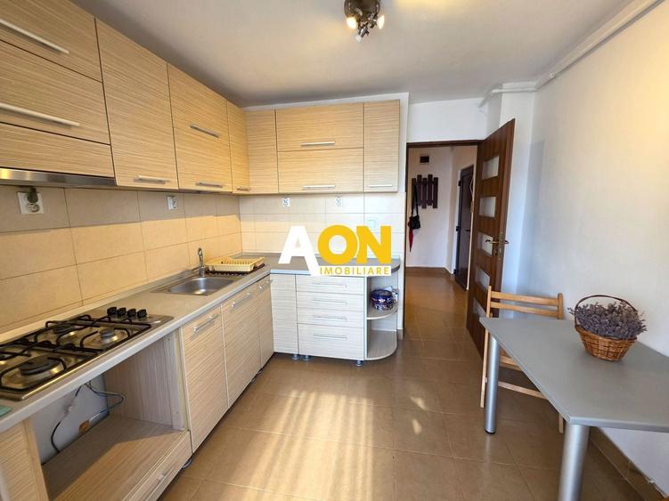 Apartament cu 3 camere decomandat, mobilat în Cetate