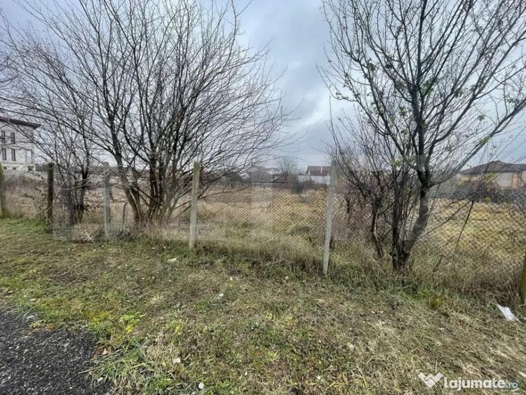 Teren de 750 mp, în Debarcader