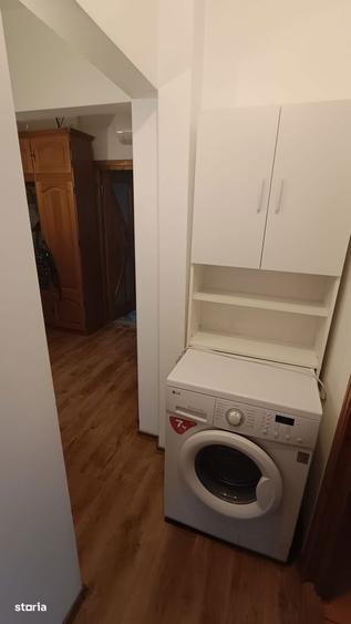 Apartament cu 3 camere decomandat în Carrefour