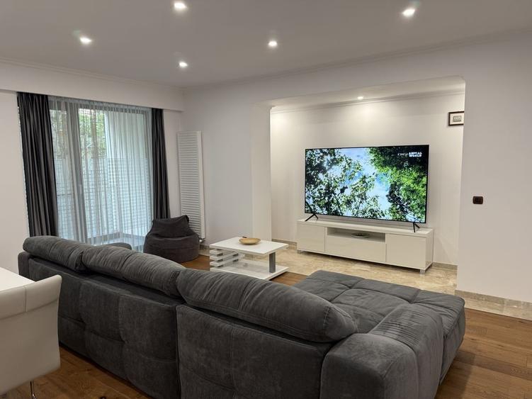 Apartament cu 3 camere decomandat, mobilat în Parcul Circului