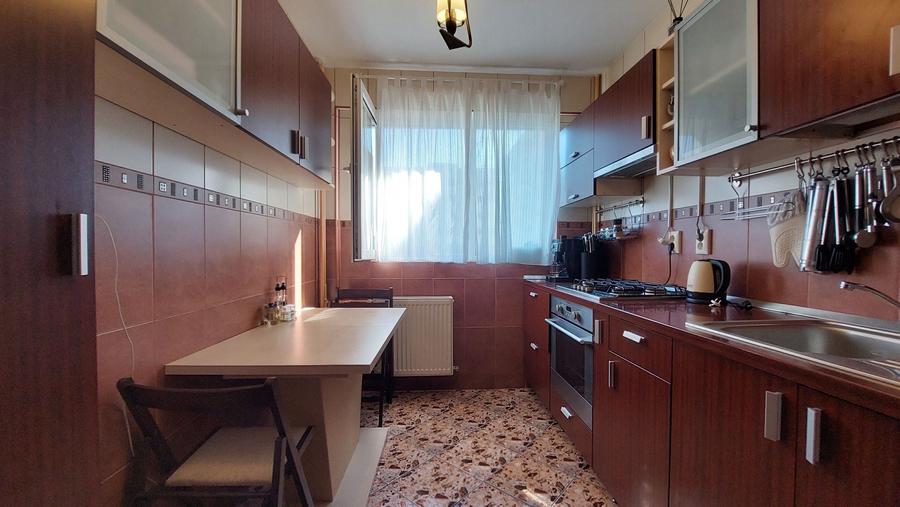 Apartament cu 2 camere decomandat, mobilat în Titan