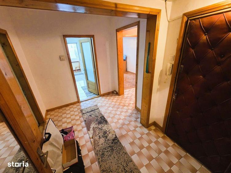 Apartament cu 4 camere decomandat în Central