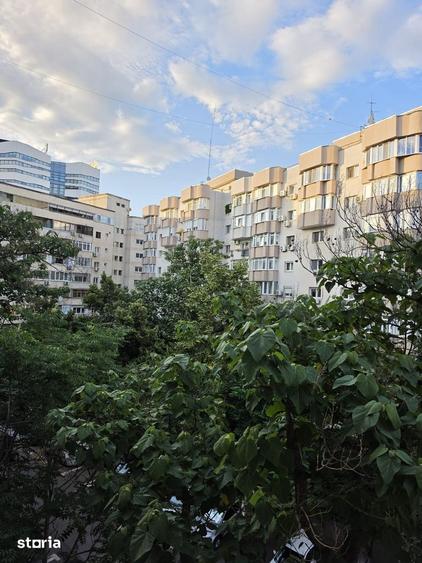 Proprietar,vand garsoniera, metrou Piata Muncii, 42 mp utili, etaj 4/8 - 5
