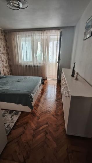 Apartament cu 3 camere decomandat, mobilat în Central