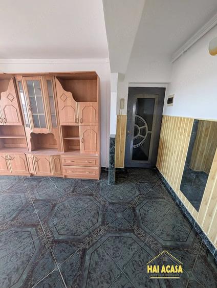 Apartament cu 3 camere nedecomandat în Micro 16