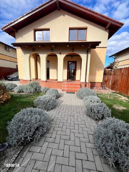 Casă cu 4 camere cu Canalizare în Cristian